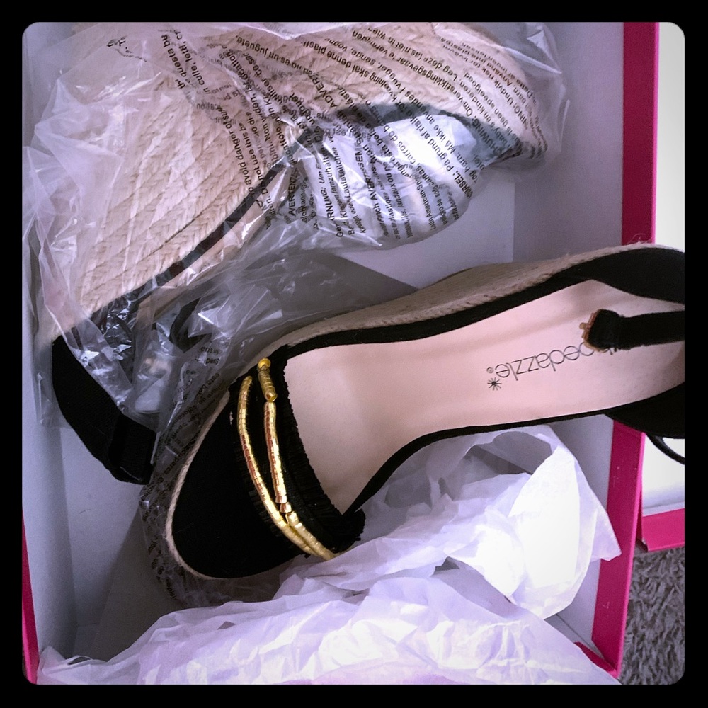 Wedges in black, size 7.5